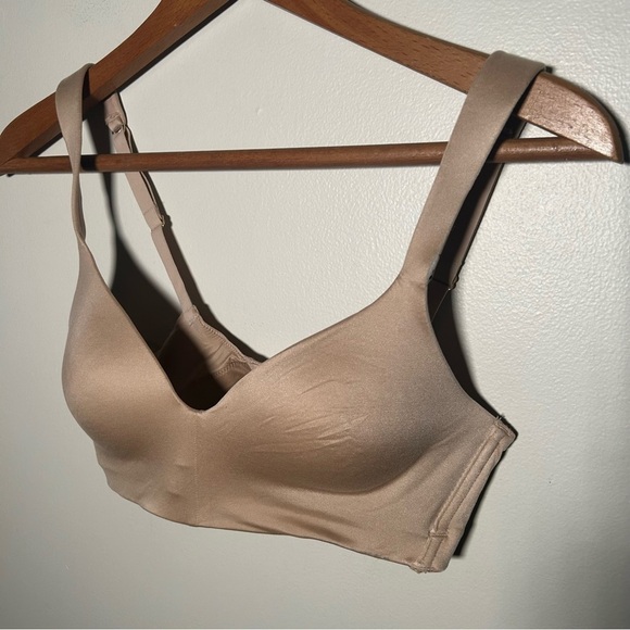 NWOT NATORI REVELATION WIRELESS  CONTOUR BRA 32B - Picture 2 of 4